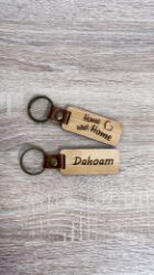Bild von Schlüsselanhänger aus Holz mit gravierten Sprüchen, Geschenkidee für verschiedene Anlässe