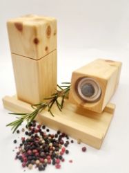 Bild von Zirbenholz Salz-Pfeffermühlen Set